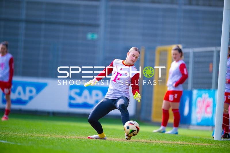 Torwart-Abwehraktion