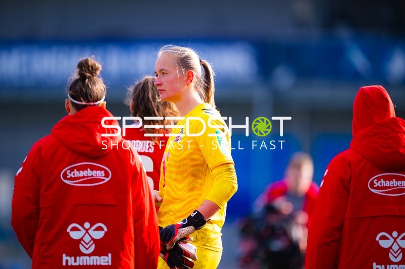 Spieler in Diskussion nach dem Spiel