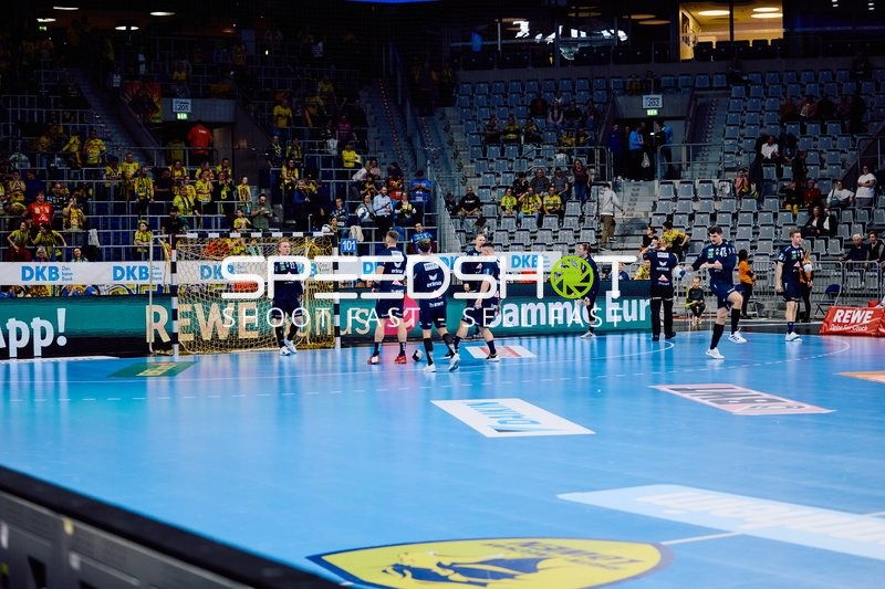 Aufwärmen der Spieler vor dem Spiel