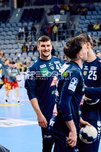 Aufwärmen der Spieler von Rhein-Neckar Löwen