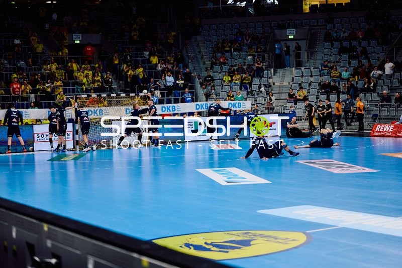 Aufwärmen auf dem Spielfeld