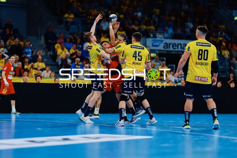 Zweikampf um den Ball