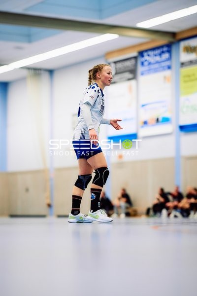 Spielerin des TV Edingen auf dem Feld