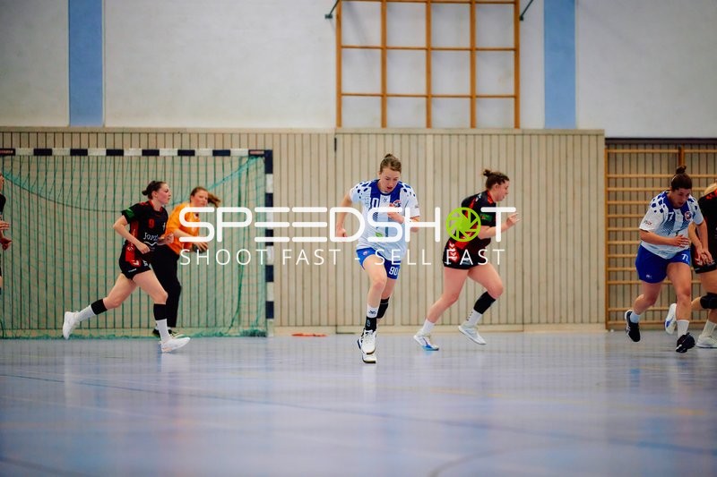 Spielerin von TV Edingen im Lauf