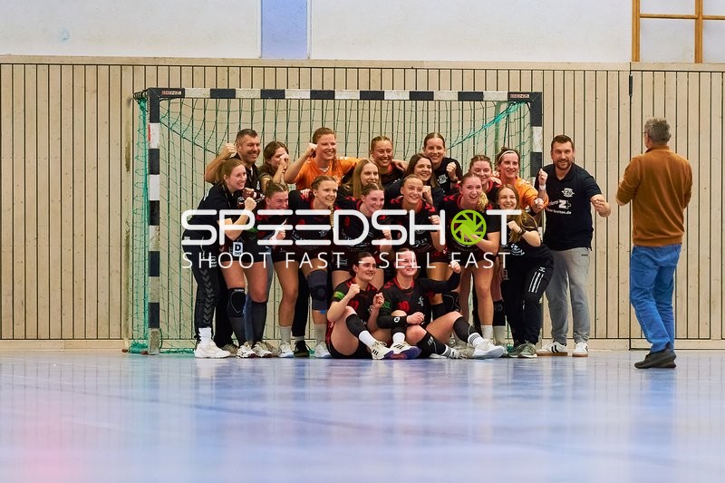 Mannschaftsfoto nach dem Spiel vor dem Tor