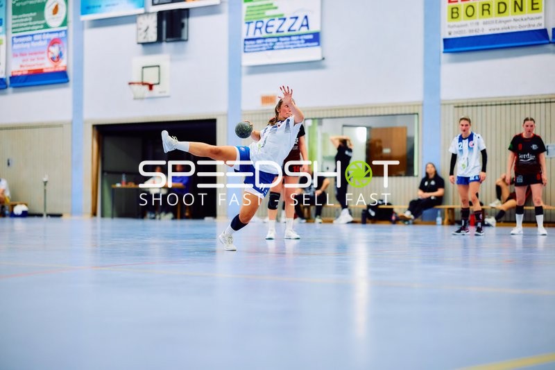 Dynamischer Wurf von TV Edingen Spielerin