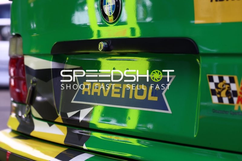 Fahrzeugheck mit Ravenol-Logo bei DMV Goodyear Racing Days