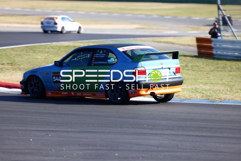 Welf Hermann im BMW 318i auf dem Hockenheimring