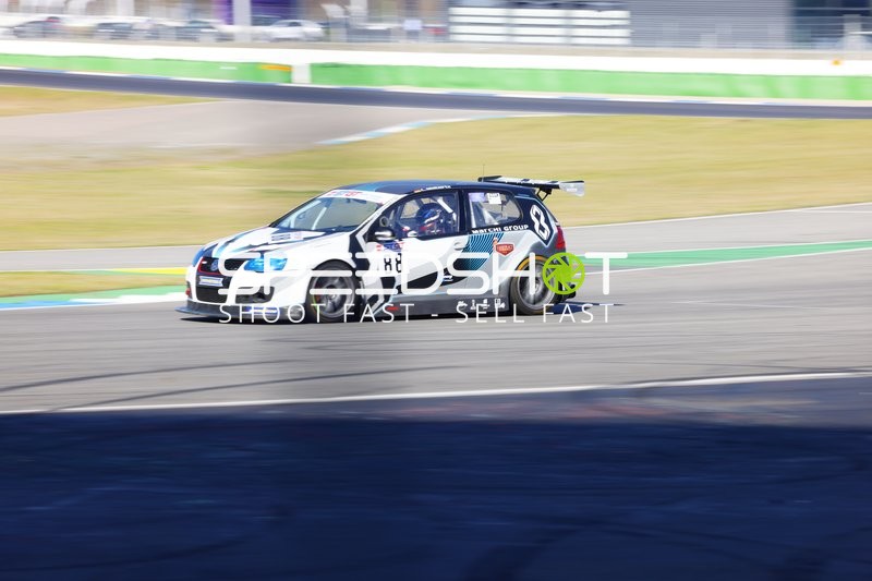 Auto mit Nummer 88 während des Rennens