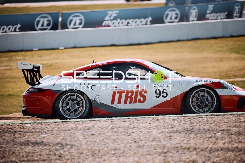 Tomas Pfister in Aktion auf der Rennstrecke