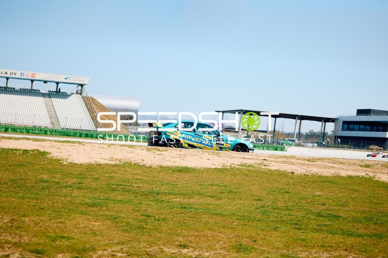 Rennwagen in Aktion auf der Hockenheimring Strecke