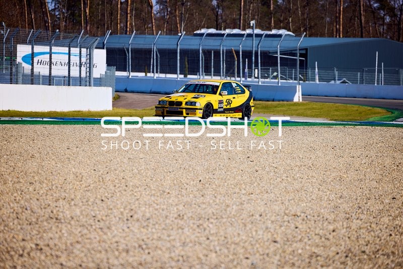Heinz Bayer fährt auf dem Hockenheimring