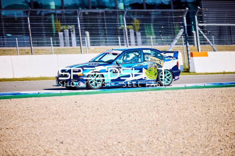 Heiko Sandherr im BMW auf der Rennstrecke