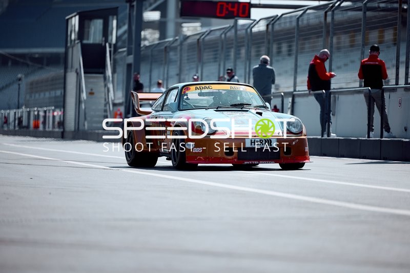 Fahrzeug in der Boxengasse in Hockenheim