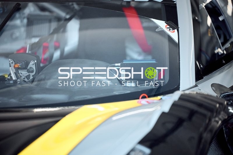 Innenansicht eines Rennautos bei den DMV Goodyear Racing Days