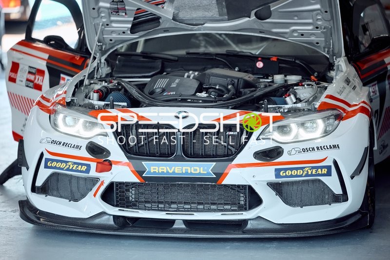 Rennwageninspektion während der DMV Goodyear Racing Days