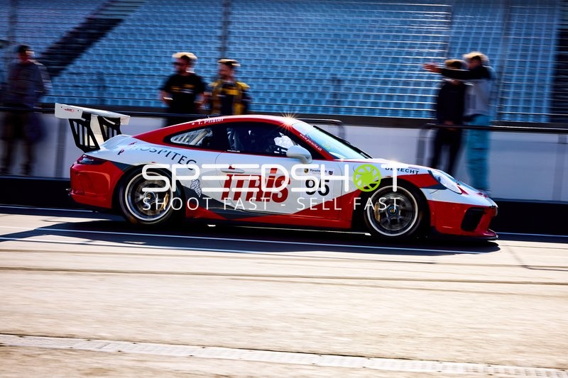 Tomas Pfister fährt auf dem Hockenheimring