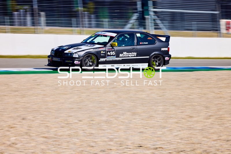 Roman Fellner-Feldegg fährt beim DMV Goodyear Racing