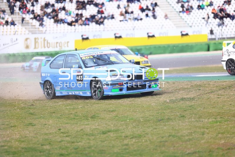 Zeller und Setnicka im actionreichen Duell beim Hockenheim 318ti Cup