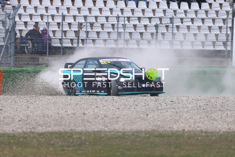 Bernd Jamin rutscht im BMW 318i Cup
