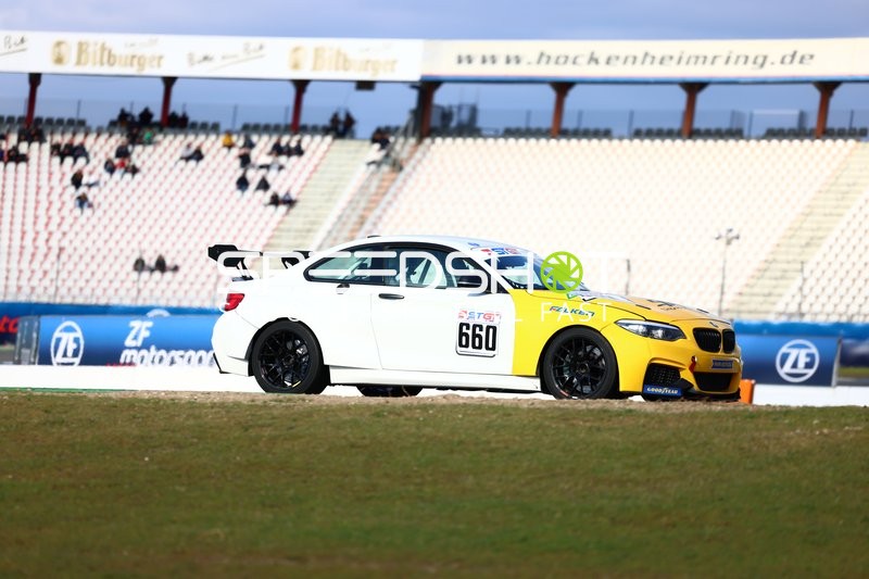 Rennfahrzeug Nummer 660 auf dem Hockenheimring