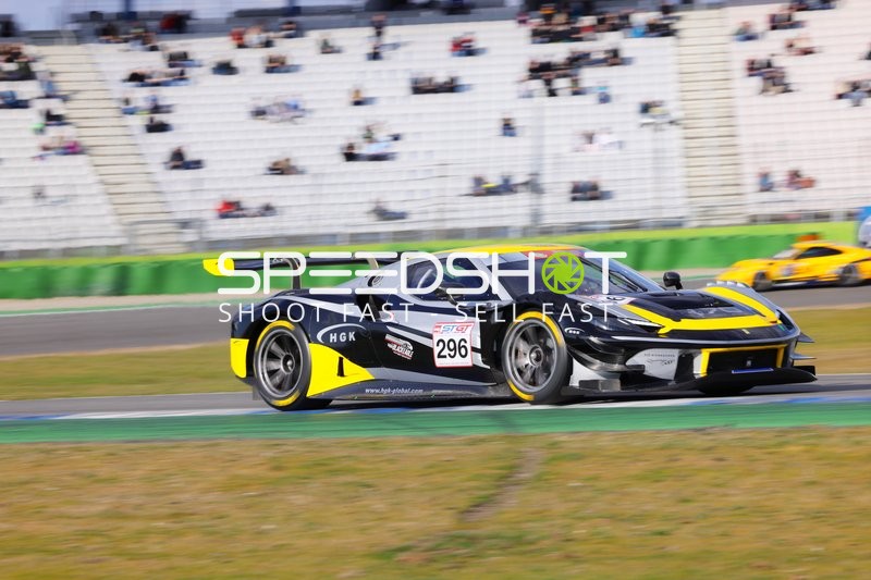Rennwagen 296 in voller Fahrt beim DMV Goodyear Racing