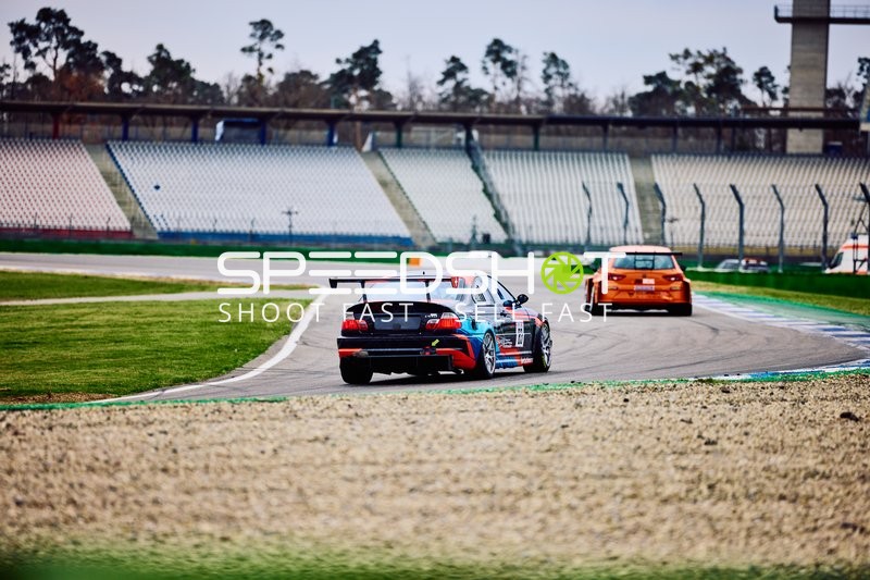 Rennwagen in Aktion beim DMV Goodyear Racing Days