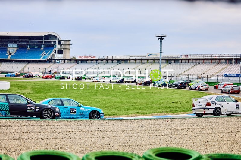 Rennen der 318ti Cup Fahrzeuge auf dem Hockenheimring