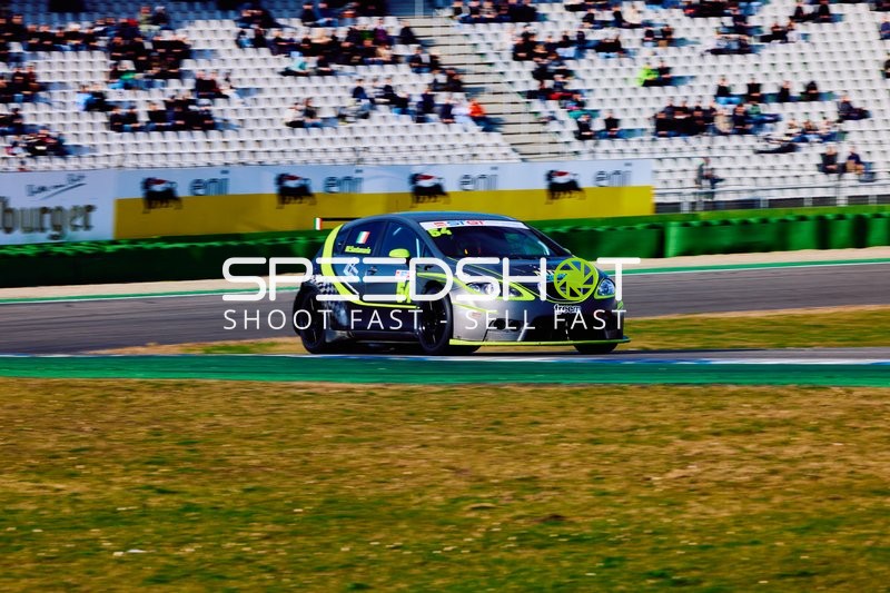 Motorsport-Action auf der Rennstrecke