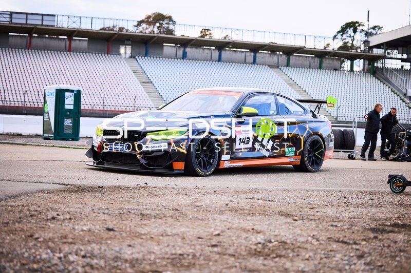 BMW Rennwagen auf dem Hockenheimring