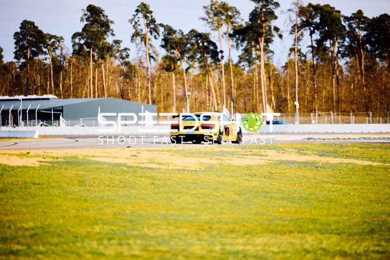 Rennwagen mit der Nummer 39 auf dem Hockenheimring