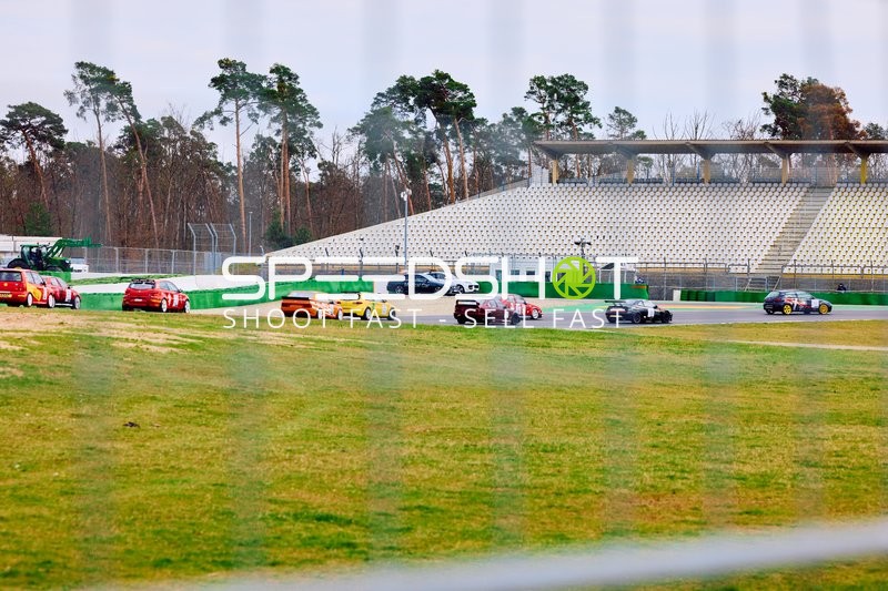 Fahrzeuge im Rennen auf dem Hockenheimring