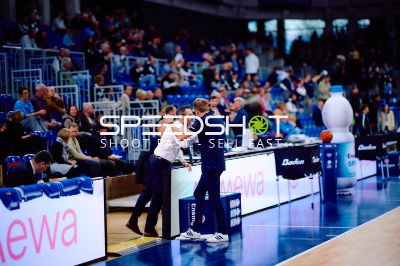 Vorbereitungsgespräche im SNP Dome