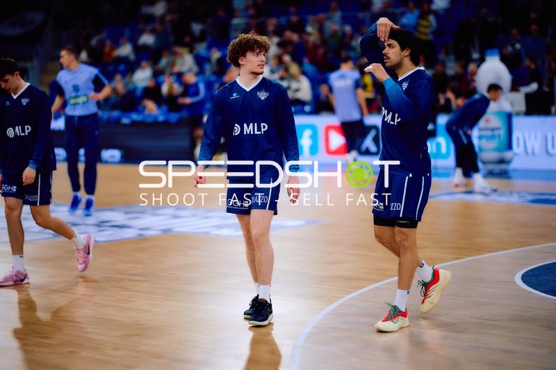 Spieler des MLP Academics Heidelberg beim Aufwärmen