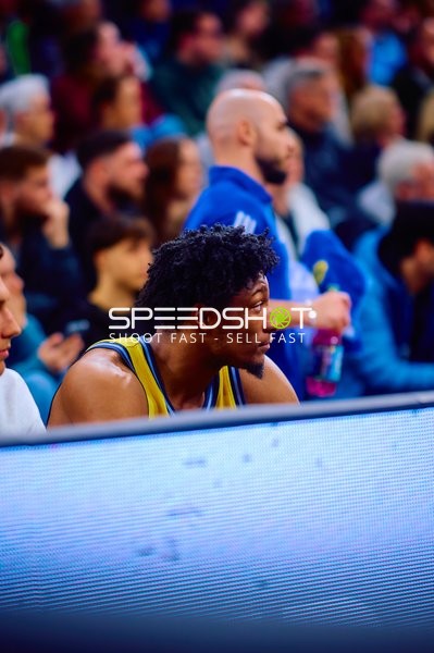 Spieler von Alba Berlin auf der Bank