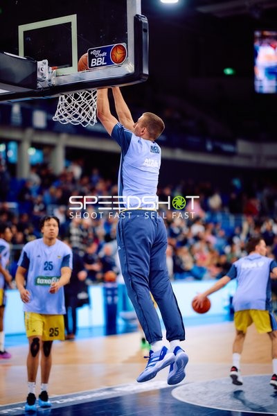 Dunk beim Aufwärmen