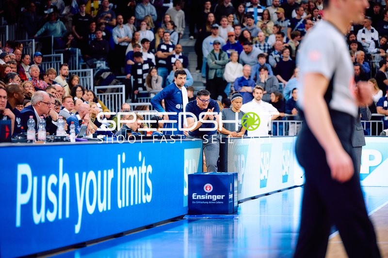 Traineranweisungen in Spielpause