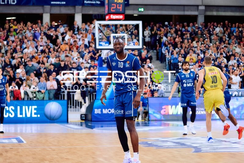 Spieler in Aktion auf dem Spielfeld