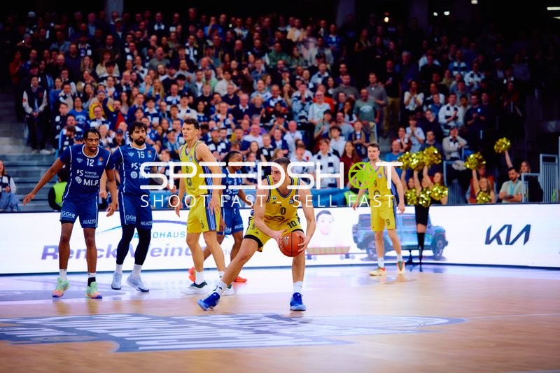 Dynamisches Dribbling von Alba Berlin gegen MLP Academics Heidelberg