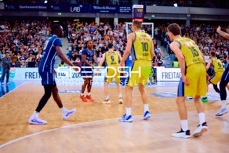 Basketballaktion zwischen MLP Academics und Alba Berlin