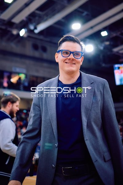 Trainer von MLP Academics Heidelberg lächelt