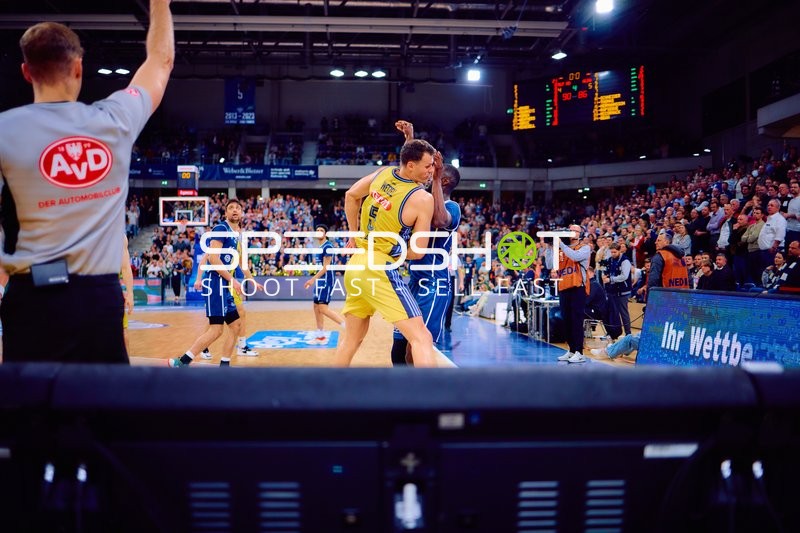 Block von Alba Berlin Spieler