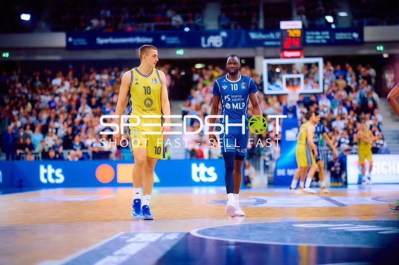 Bakary Dibba im Duell mit Alba Berlin