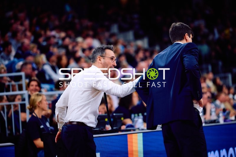 Intensive Coaching-Unterhaltung am Spielfeldrand