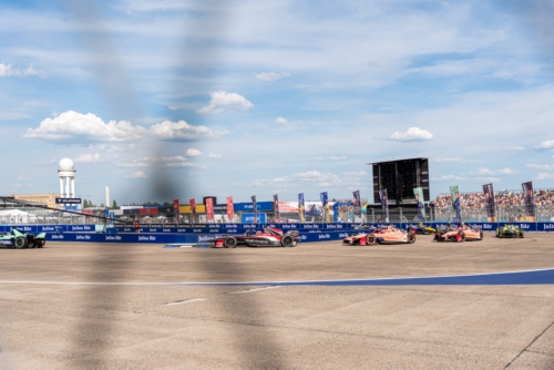 Spannende Rennszenen beim Hankook Berlin E-Prix