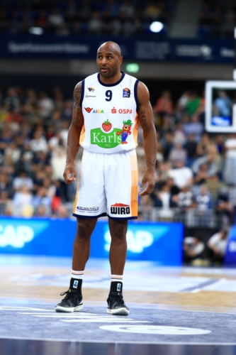 DeAndre Lansdowne (#9; Rostock Seawolves) auf dem Spielfeld