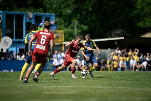Zweikampf um den Ball