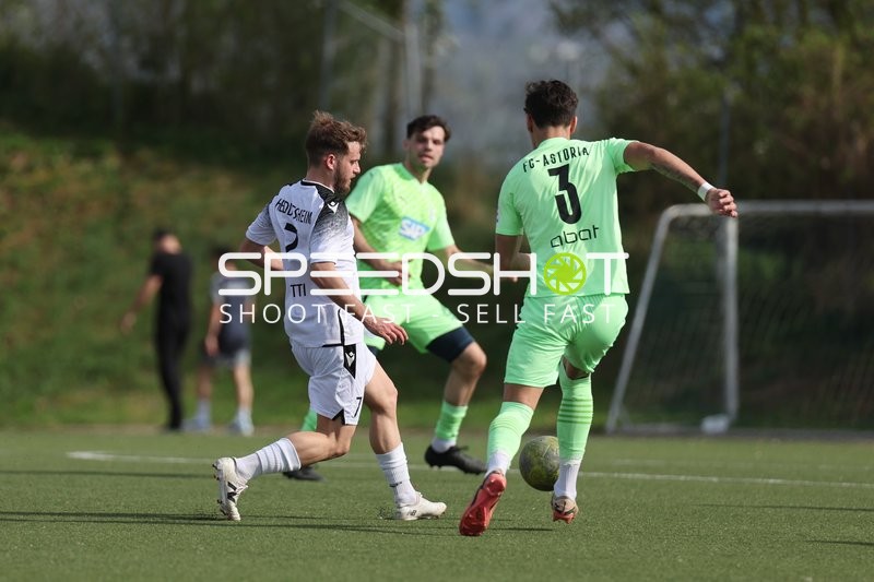 Dribbling zwischen FV Fortuna Heddesheim und FC-Astoria Walldorf II