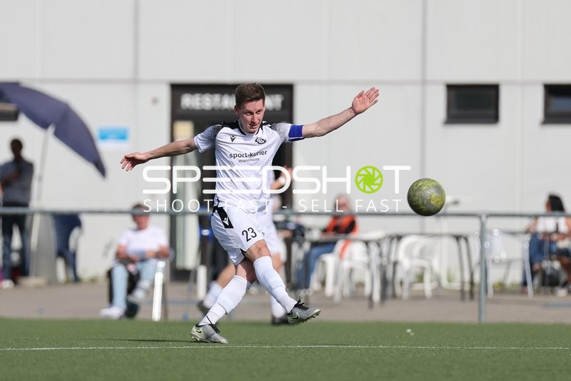 Schuss von Nummer 23 während des Spiels