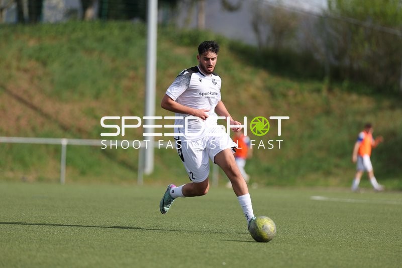 Dribbling des FV Fortuna Heddesheim